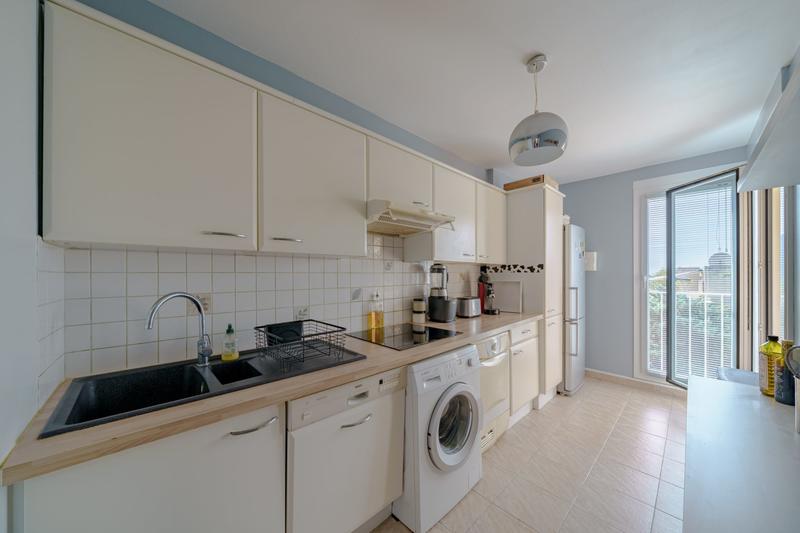 Appartement - 93 m² - 5 pièces