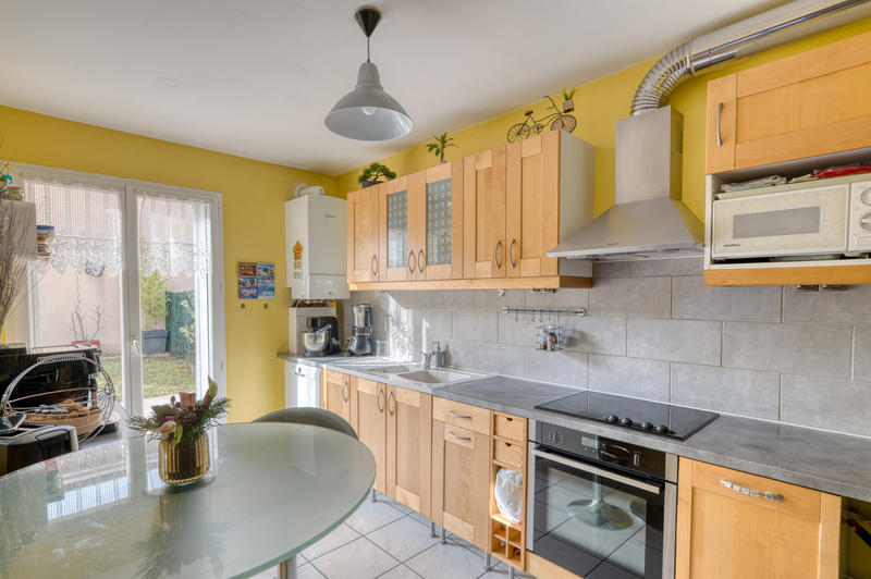 Maison - 93 m² - 4 pièces