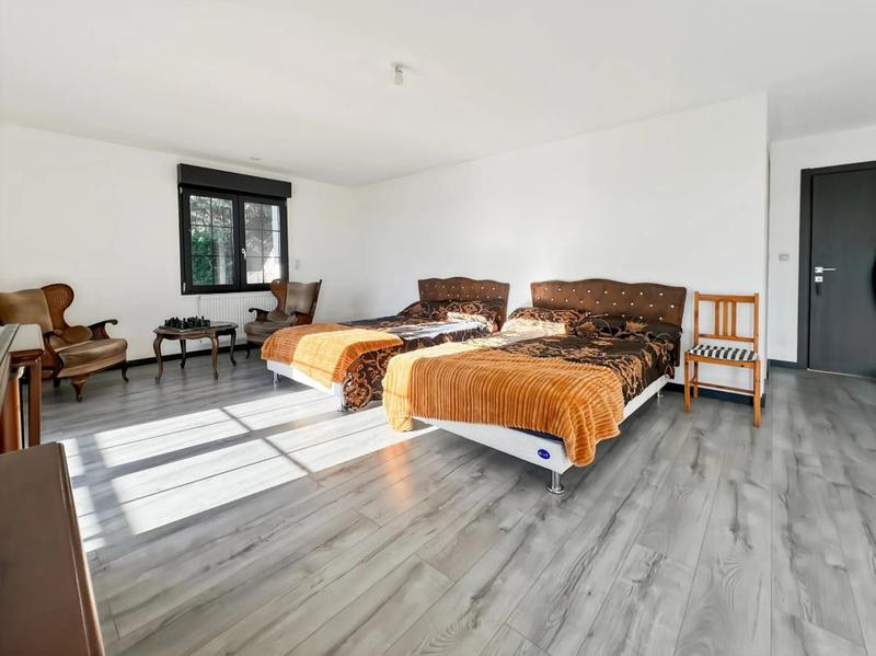 Propriété - 390 m² - 12 pièces