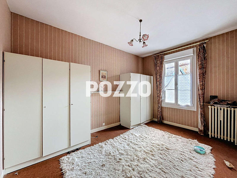 Maison - 224 m² - 7 pièces