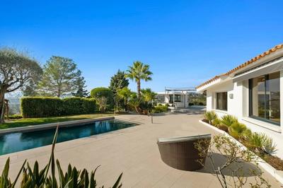 Villa - 300 m² - 8 pièces