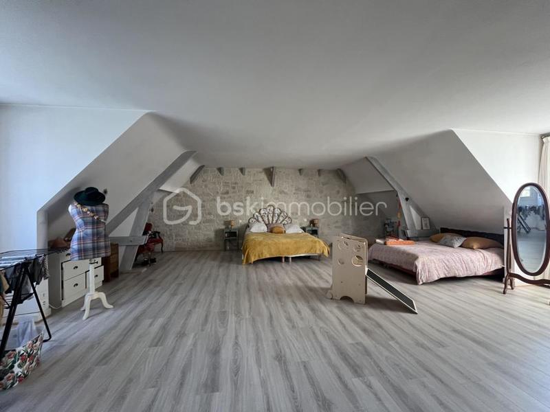 Demeure - 205 m² - 6 pièces