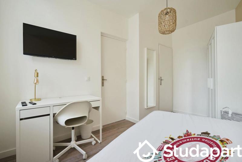 Chambre - 12 m² - 1 pièce