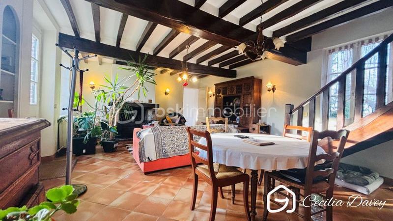 Propriété - 165 m² - 6 pièces