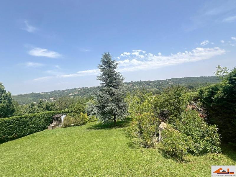 Terrain constructible - 1 000 m²