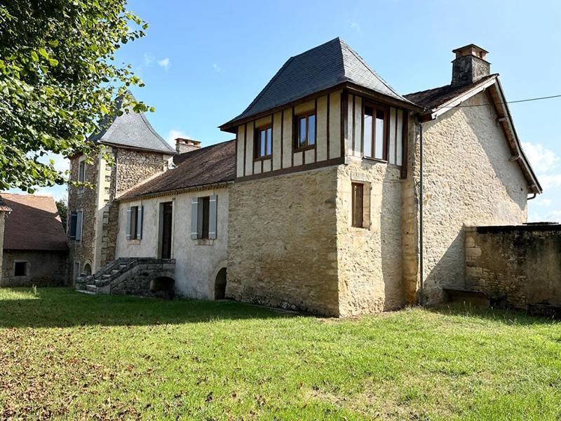 Maison - 220 m² - 7 pièces