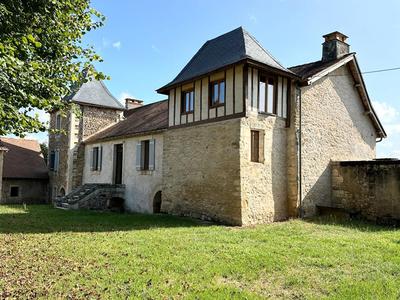 Maison - 220 m² - 7 pièces