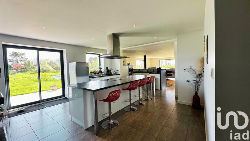 Maison - 437 m² - 5 pièces