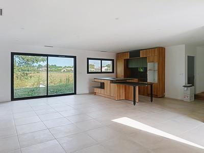 Maison - 120 m² - 4 pièces