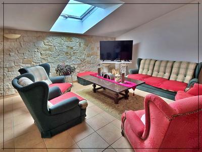 Propriété - 350 m² - 9 pièces