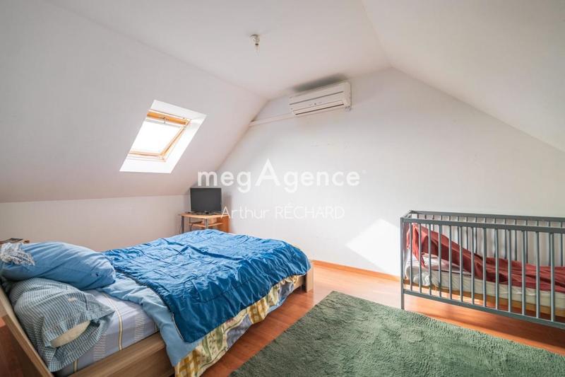 Maison - 210 m² - 9 pièces