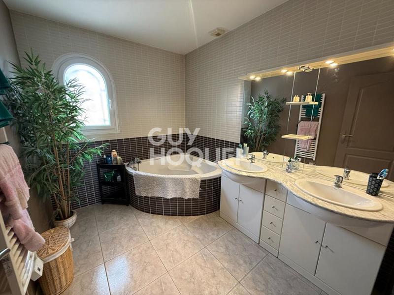 Maison - 128 m² - 4 pièces