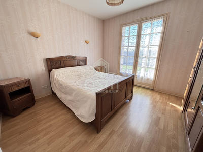 Maison traditionnelle - 156 m² - 6 pièces