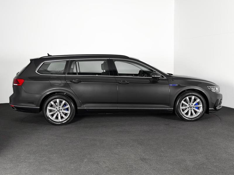 Volkswagen Passat Sw Gte 218ch Digital Cockpit Sieges Chauf Regul Acc Camera Dsg Hybrid Rechargeable