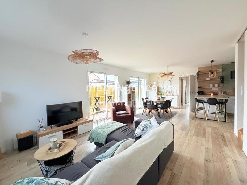 Maison - 97 m² - 6 pièces