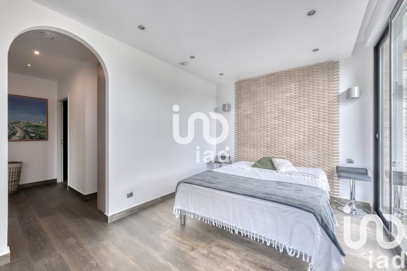 Maison - 343 m² - 9 pièces