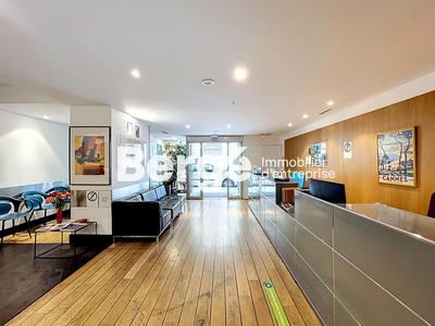 Local commercial - 235 m² - 18 pièces