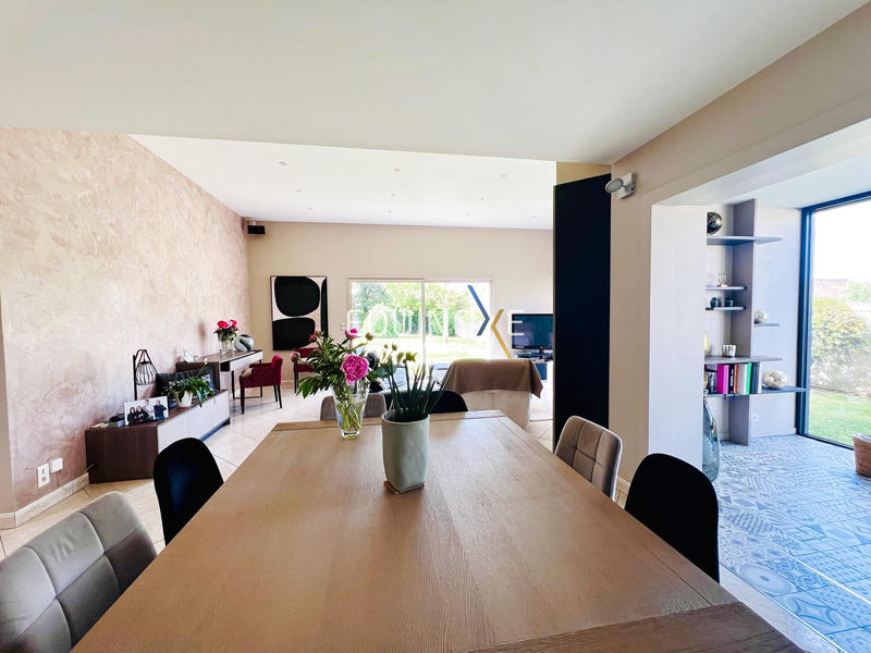 Maison - 180 m² - 7 pièces
