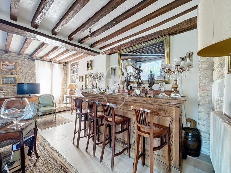 Maison ancienne - 316 m² - 8 pièces