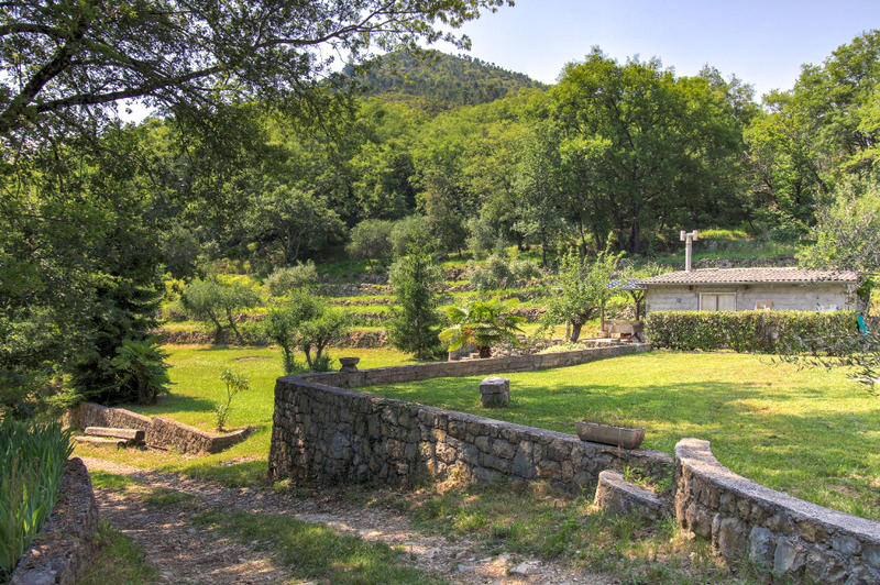 Maison - 270 m² - 8 pièces