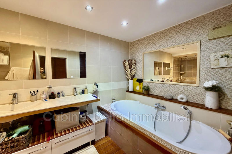 Appartement - 80 m² - 2 pièces