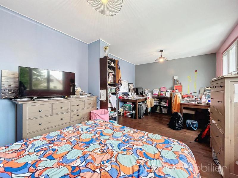 Maison traditionnelle - 190 m² - 9 pièces