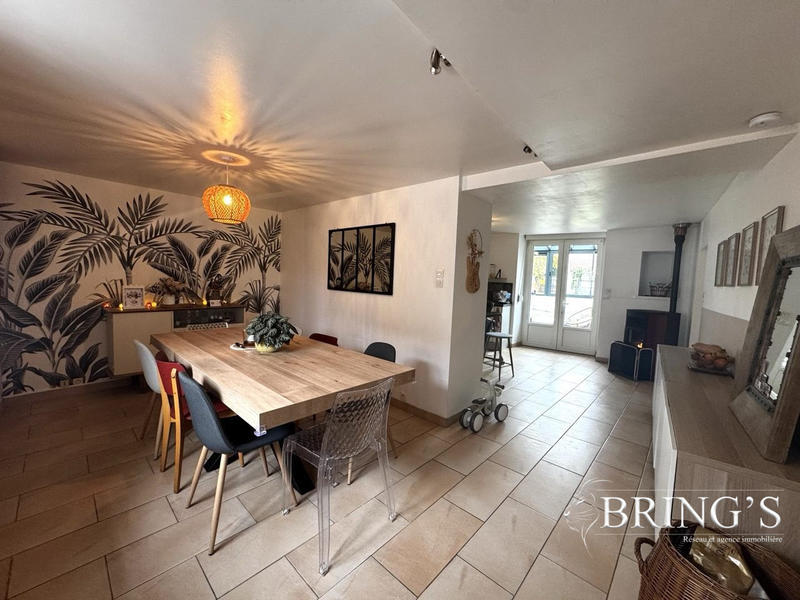 Maison - 200 m² - 7 pièces