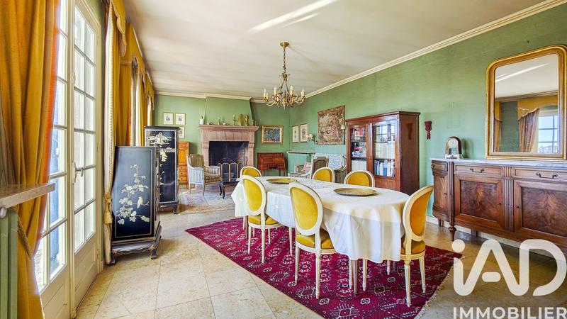 Maison - 255 m² - 9 pièces