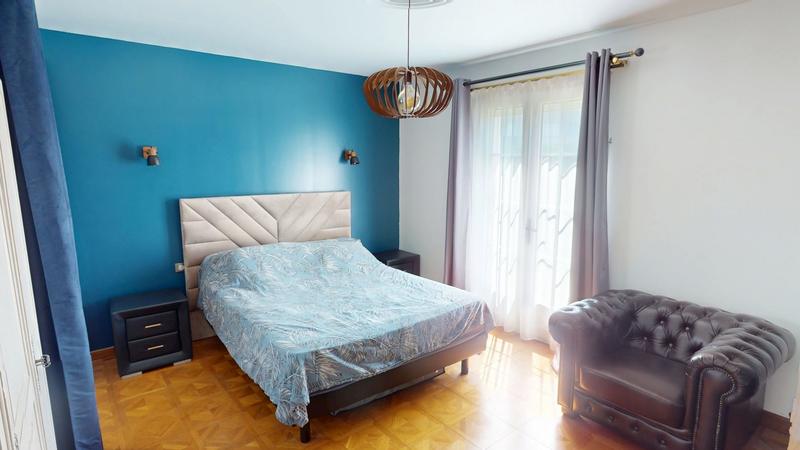 Maison - 180 m² - 6 pièces