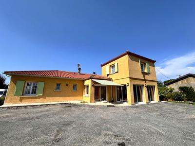 Maison - 180 m² - 6 pièces