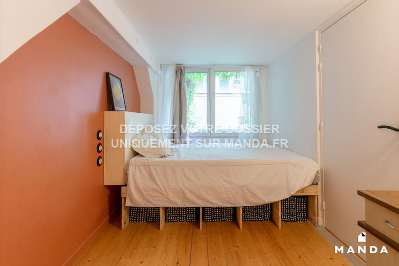 Chambre - 10 m² - 12 pièces