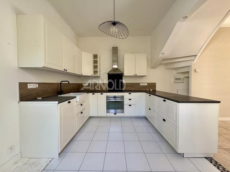 Maison - 95 m² - 5 pièces