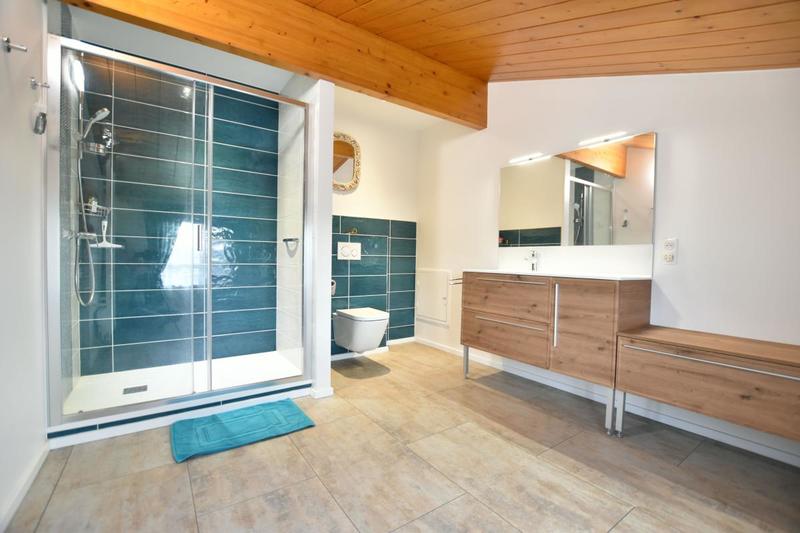 Maison - 185 m² - 8 pièces