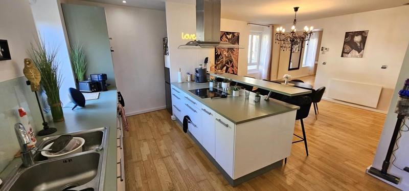 Maison en pierre - 190 m² - 6 pièces