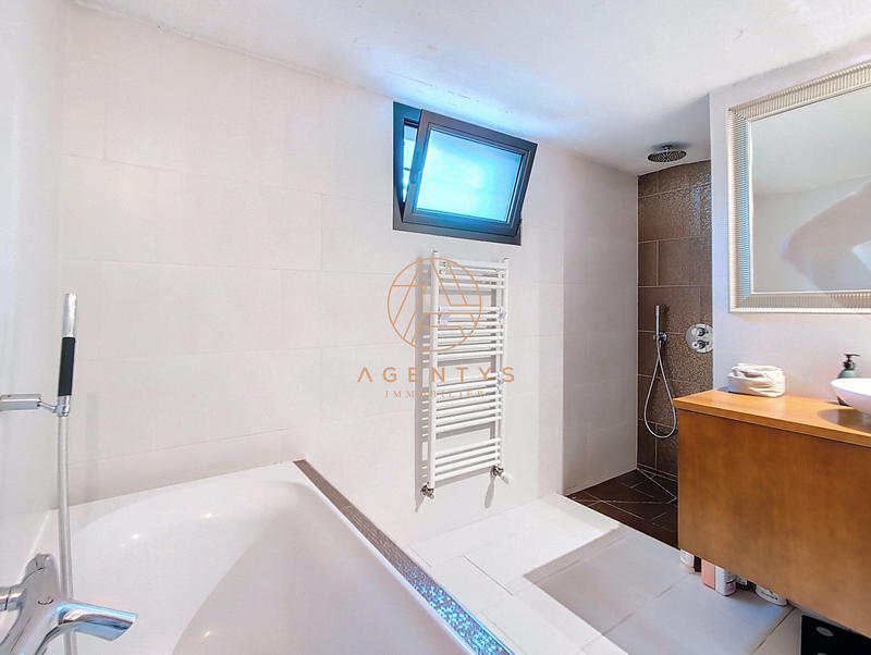 Maison - 117 m² - 6 pièces