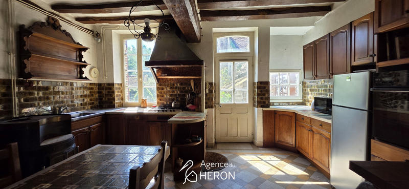 Maison - 201 m² - 7 pièces