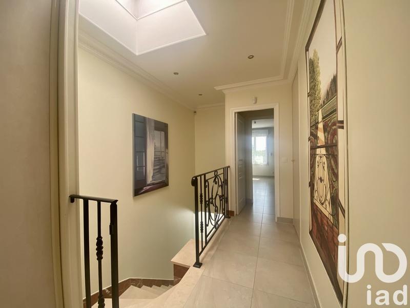 Maison - 207 m² - 5 pièces