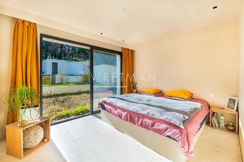 Maison - 222 m² - 6 pièces