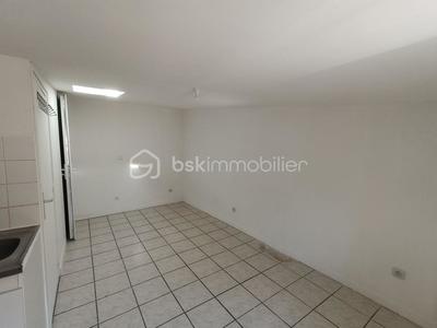 Immeuble - 60 m² - 3 pièces