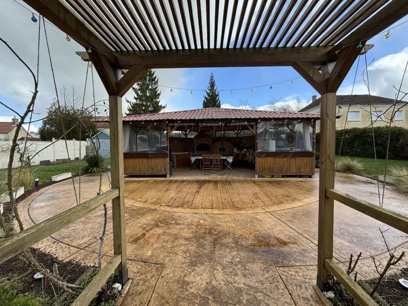 Pavillon - 202 m² - 7 pièces