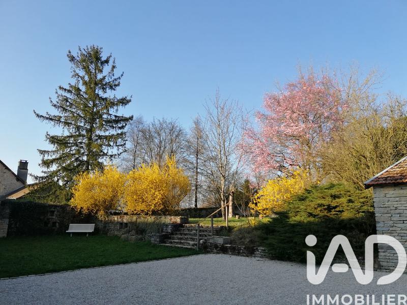 Maison - 213 m² - 10 pièces