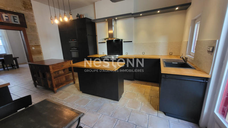 Maison - 215 m² - 8 pièces