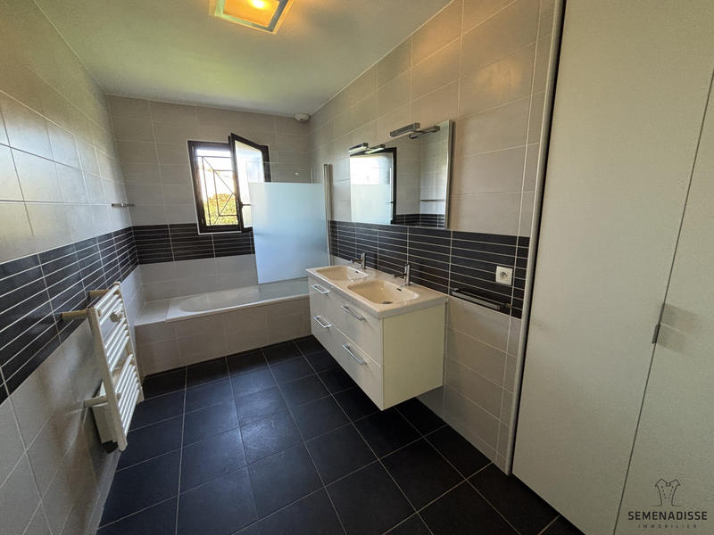 Villa - 100 m² - 4 pièces