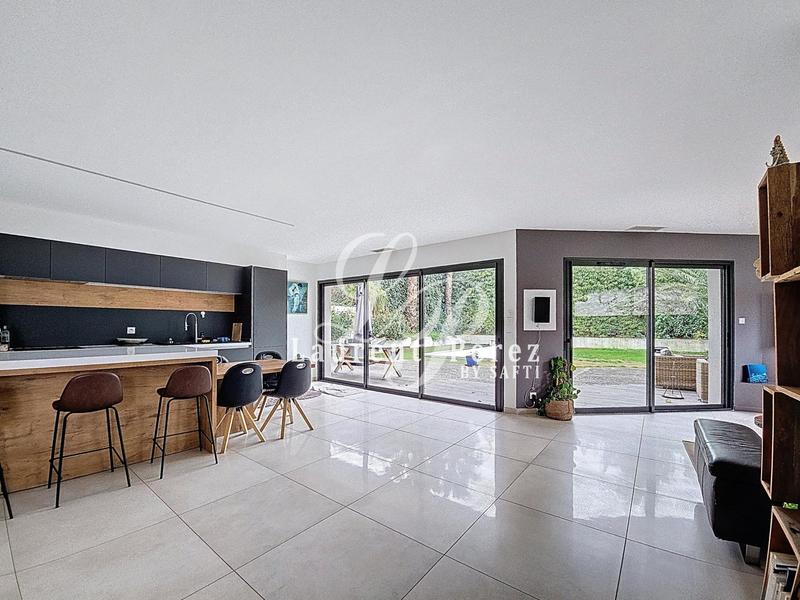 Maison - 175 m² - 6 pièces