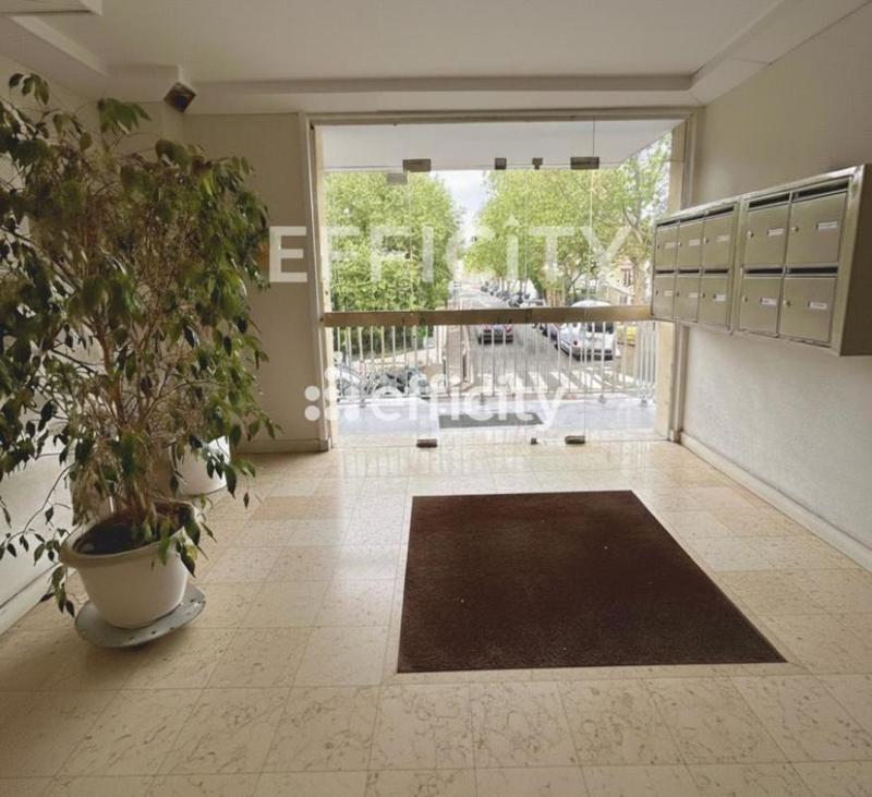 Appartement ancien - 90 m² - 5 pièces