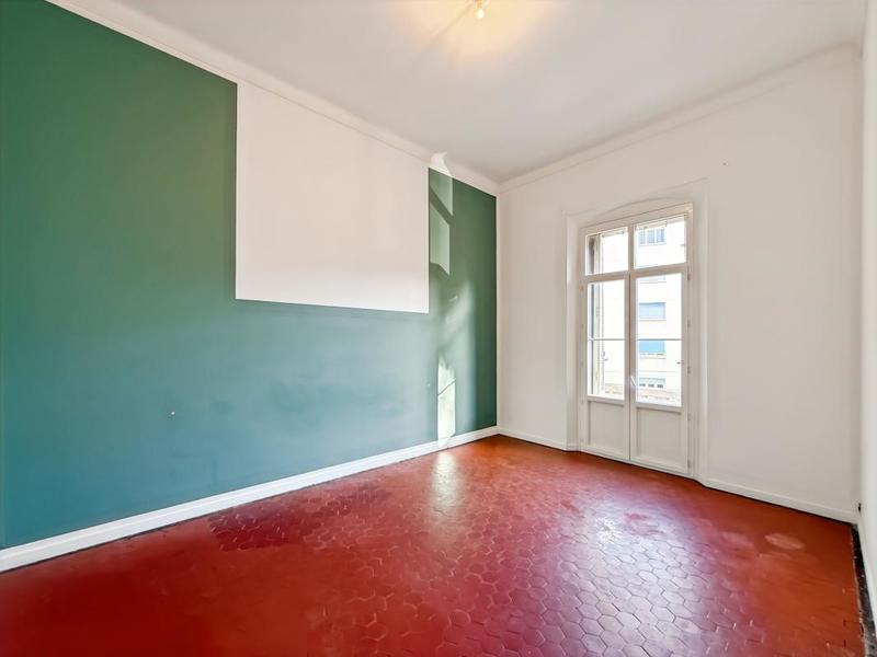 Appartement - 100 m² - 4 pièces