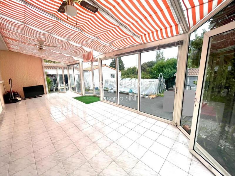 Maison - 234 m² - 8 pièces