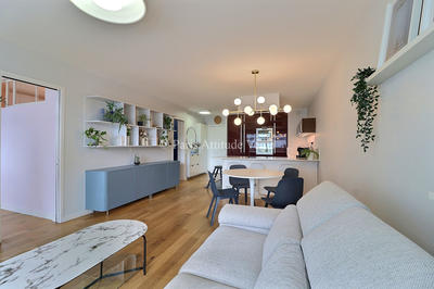 Appartement - 86 m² - 4 pièces