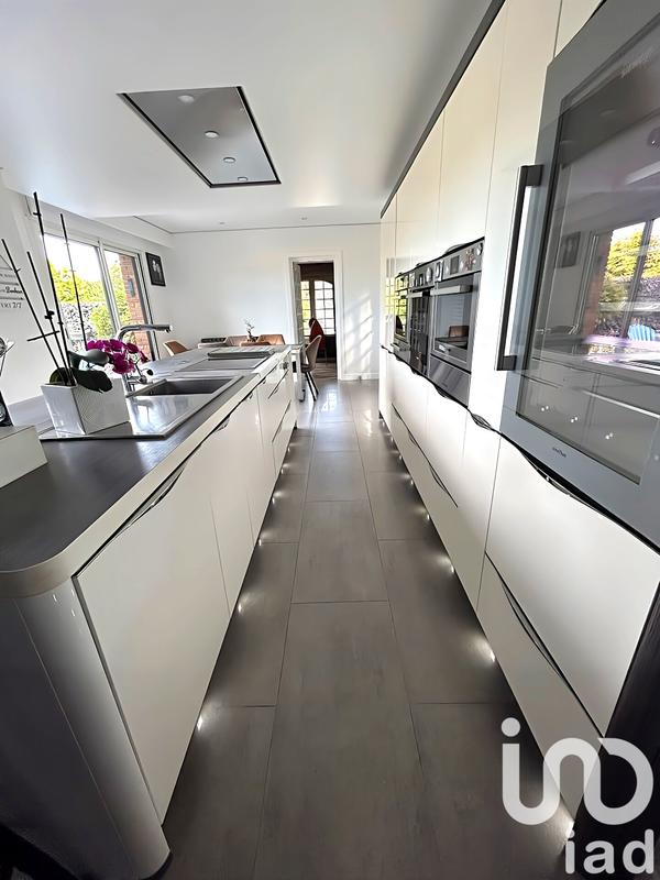 Maison - 199 m² - 9 pièces