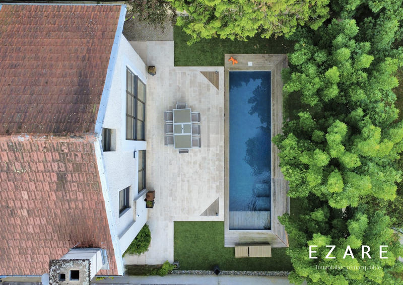 Maison - 249 m² - 8 pièces